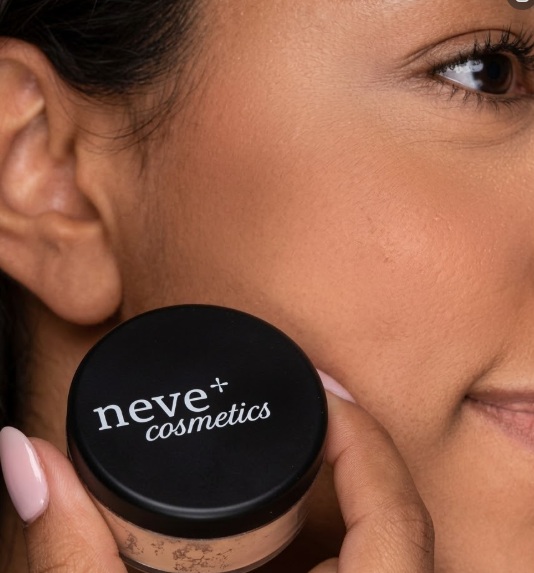 Fondotinta minerale coprente Tan Neutral <br>Neve cosmetics